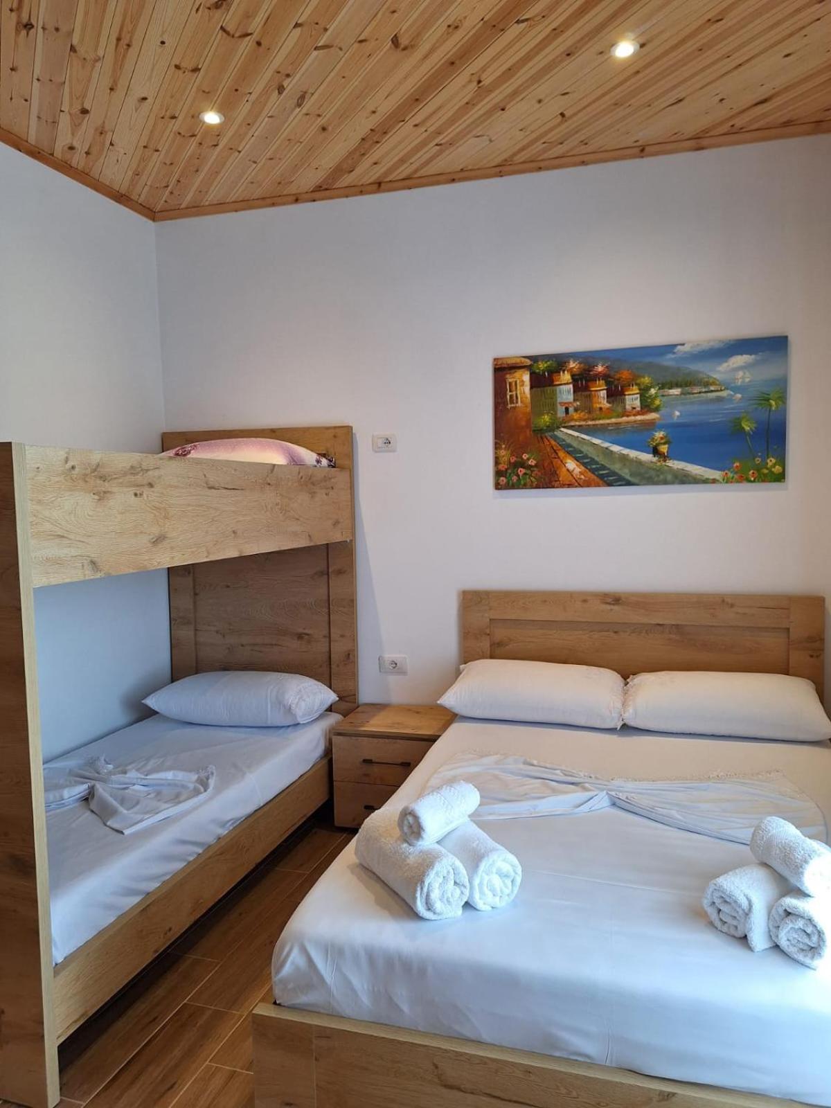 Xuxi Apartments Lukovë Extérieur photo